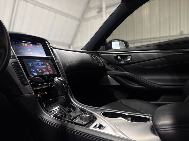 2022 Infiniti Q60 LUXE