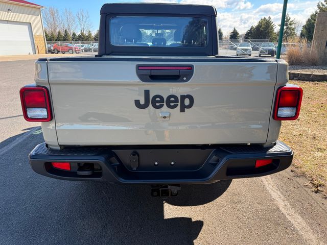 2022 Jeep Gladiator Sport