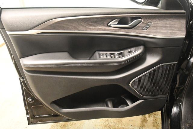 2022 Jeep Grand Cherokee Limited | Branford, CT | Sound Auto Wholesalers 2022 Jeep Grand Cherokee Limited | Branford, CT | Sound Auto Wholesalers