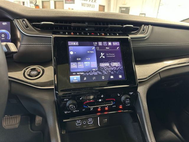 2022 Jeep Grand Cherokee Altitude Preferred Package 20" Wheels | Irving, Texas | Hopper Motorplex 2022 Jeep Grand Cherokee Altitude Preferred Package 20" Wheels | Irving, Texas | Hopper Motorplex