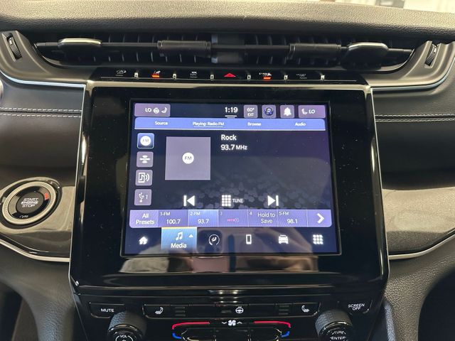 2022 Jeep Grand Cherokee Altitude Preferred Package 20" Wheels | Irving, Texas | Hopper Motorplex 2022 Jeep Grand Cherokee Altitude Preferred Package 20" Wheels | Irving, Texas | Hopper Motorplex