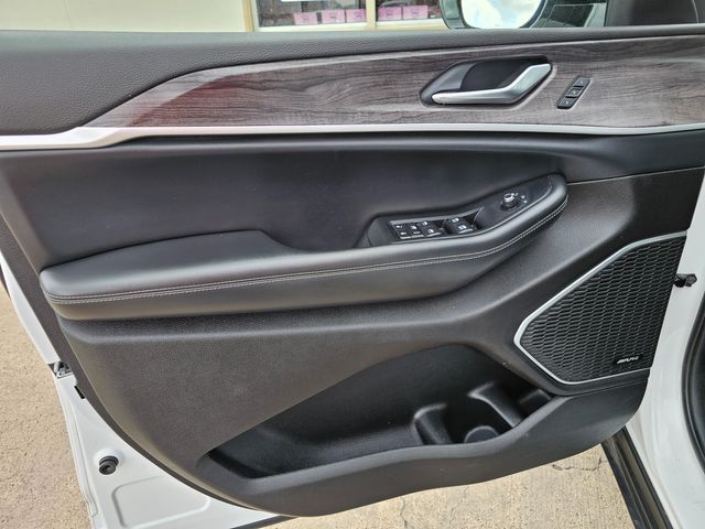 2022 Jeep Grand Cherokee L Limited | Brownsville TX | English Motors 2022 Jeep Grand Cherokee L Limited | Brownsville TX | English Motors