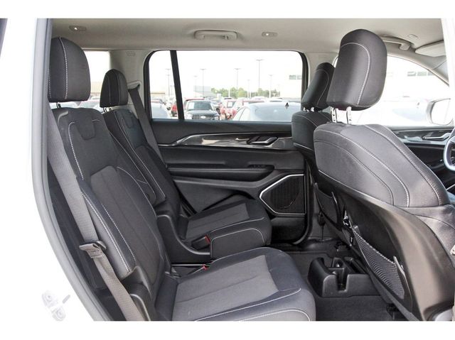 2022 Jeep Grand Cherokee L Laredo