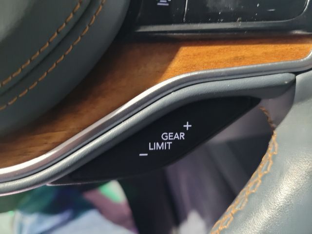 2022 Jeep Grand Wagoneer Series II 6.4L - Warranty -Financing- Transparent | Dickinson, ND | Autorama Auto Sales and Rentals