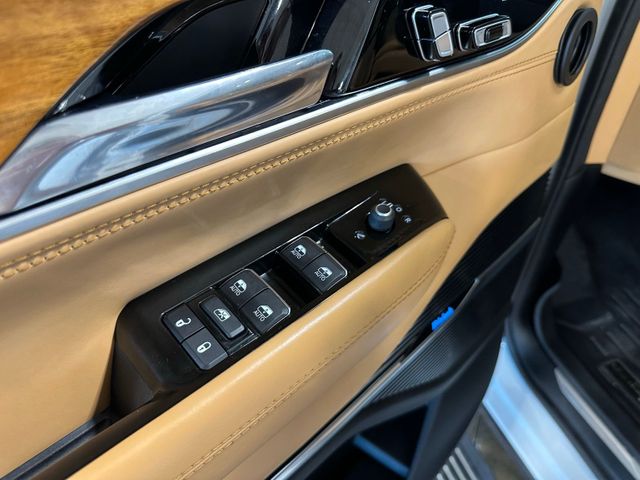 2022 Jeep Grand Wagoneer Series III 4x4 HEMI Rear Entertainment Passenge... | Irving, Texas | Hopper Motorplex 2022 Jeep Grand Wagoneer Series III 4x4 HEMI Rear Entertainment Passenge... | Irving, Texas | Hopper Motorplex