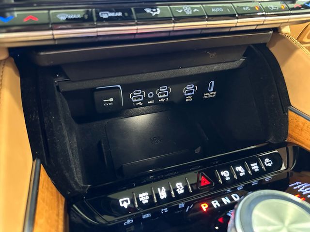 2022 Jeep Grand Wagoneer Series III 4x4 HEMI Rear Entertainment Passenge... | Irving, Texas | Hopper Motorplex 2022 Jeep Grand Wagoneer Series III 4x4 HEMI Rear Entertainment Passenge... | Irving, Texas | Hopper Motorplex