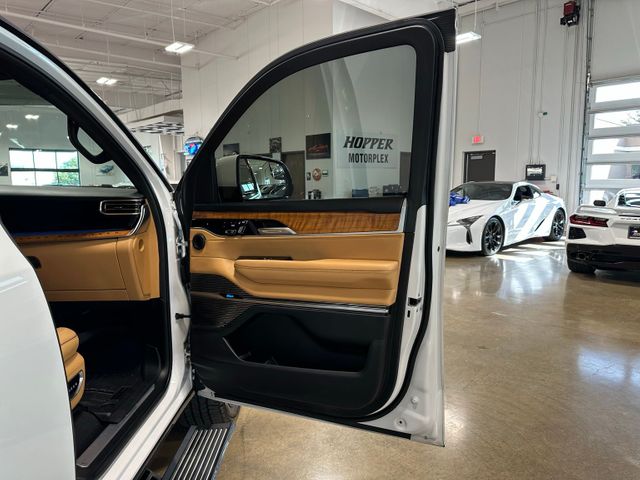 2022 Jeep Grand Wagoneer Series III 4x4 HEMI Rear Entertainment Passenge... | Irving, Texas | Hopper Motorplex