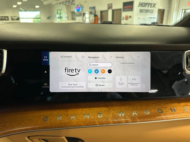 2022 Jeep Grand Wagoneer Series III 4x4 HEMI Rear Entertainment Passenge... | Irving, Texas | Hopper Motorplex 2022 Jeep Grand Wagoneer Series III 4x4 HEMI Rear Entertainment Passenge... | Irving, Texas | Hopper Motorplex