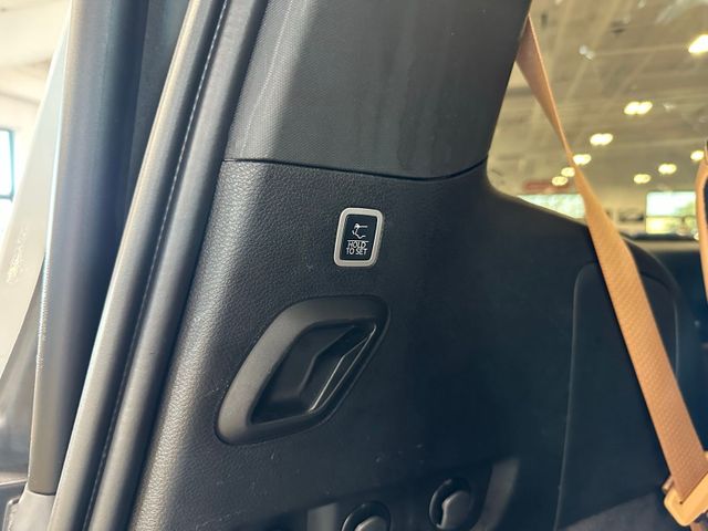 2022 Jeep Grand Wagoneer Series III 4x4 HEMI Rear Entertainment Passenge... | Irving, Texas | Hopper Motorplex 2022 Jeep Grand Wagoneer Series III 4x4 HEMI Rear Entertainment Passenge... | Irving, Texas | Hopper Motorplex