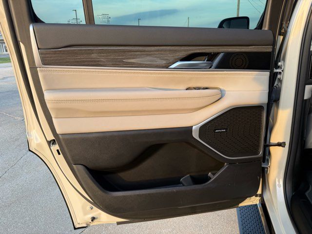 2022 Jeep Wagoneer Series III | Gifford, IL | Trav's Automotive