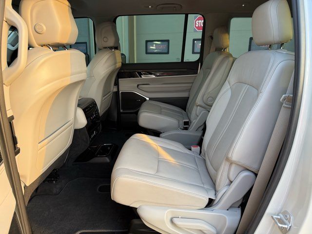 2022 Jeep Wagoneer Series III | Gifford, IL | Trav's Automotive