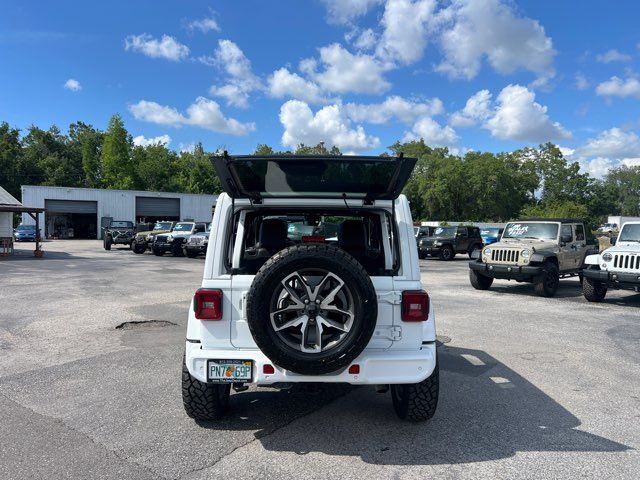 2022 Jeep Wrangler Unlimited High Altitude - Power-Top