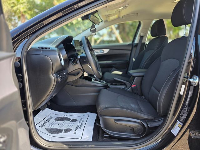 2022 Kia Forte FE | Reseda, CA | Angeles Auto Alliance