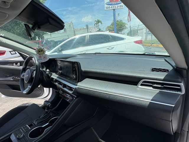 2022 Kia K5 LXS