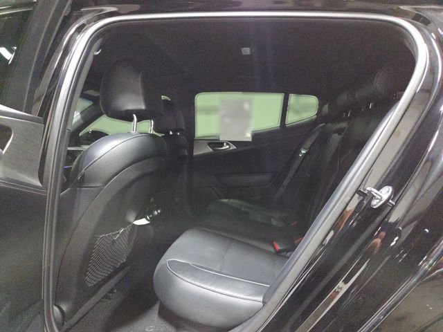 2022 Kia Stinger GT1