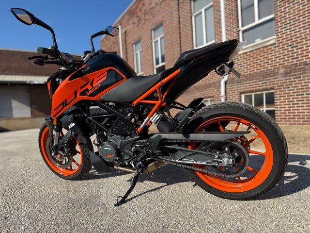 2022 KTM Duke