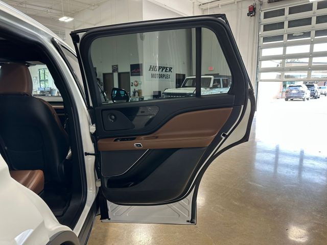 2022 Lincoln Aviator Reserve Twin Panel Panoramic Roof | Irving, Texas | Hopper Motorplex