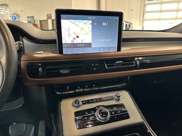 2022 Lincoln Aviator Reserve Twin Panel Panoramic Roof | Irving, Texas | Hopper Motorplex