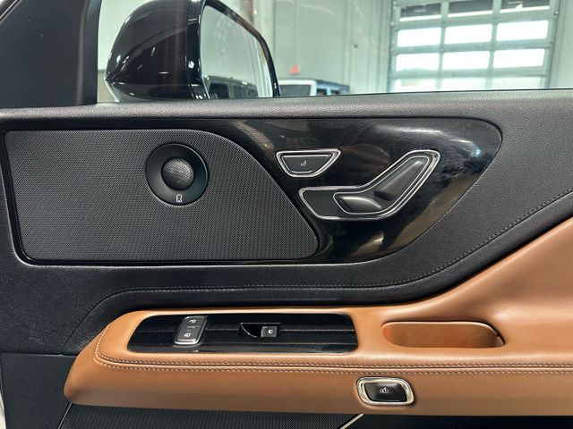 2022 Lincoln Aviator Reserve Twin Panel Panoramic Roof | Irving, Texas | Hopper Motorplex 2022 Lincoln Aviator Reserve Twin Panel Panoramic Roof | Irving, Texas | Hopper Motorplex