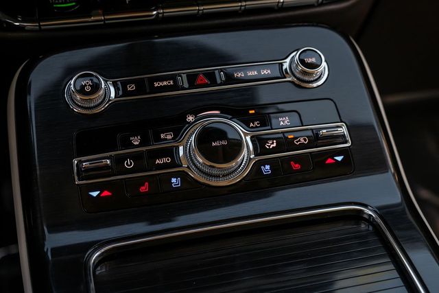 2022 Lincoln Nautilus Black Label