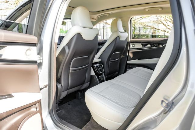 2022 Lincoln Nautilus Black Label