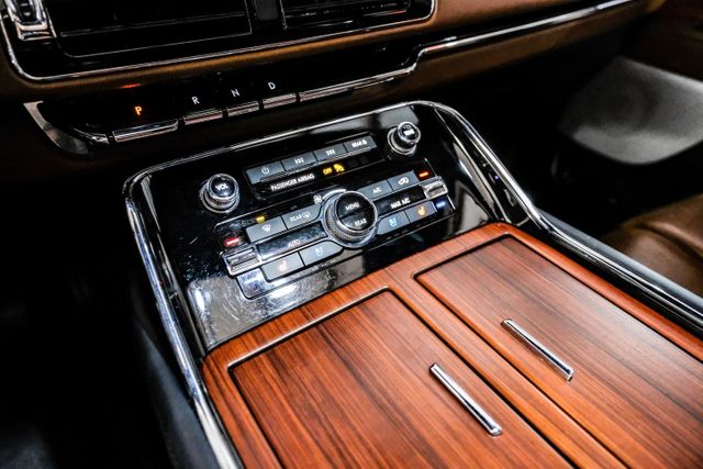 2022 Lincoln Navigator L Reserve | Addison, TX | Mr Car Guys 2022 Lincoln Navigator L Reserve | Addison, TX | Mr Car Guys