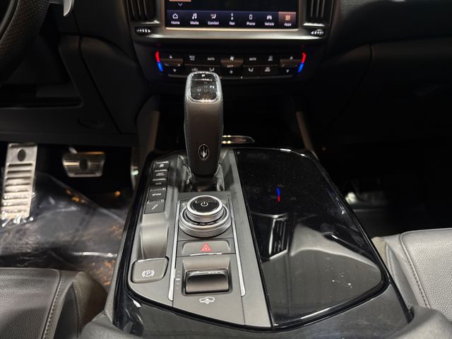 2022 Maserati LEVANTE BASE 2022 Maserati LEVANTE BASE