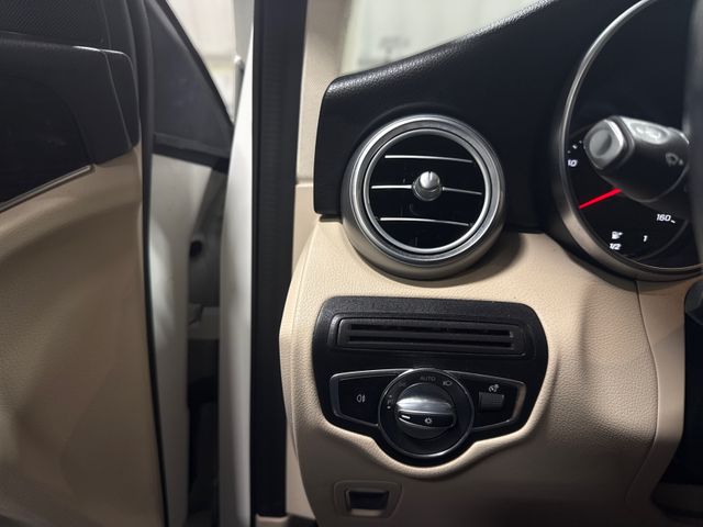 2022 Mercedes-Benz GLC 300 | Houston, TX | Texas Star Motors 2022 Mercedes-Benz GLC 300 | Houston, TX | Texas Star Motors