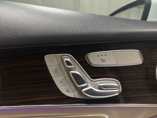 2022 Mercedes-Benz GLC 300 | Houston, TX | Texas Star Motors 2022 Mercedes-Benz GLC 300 | Houston, TX | Texas Star Motors