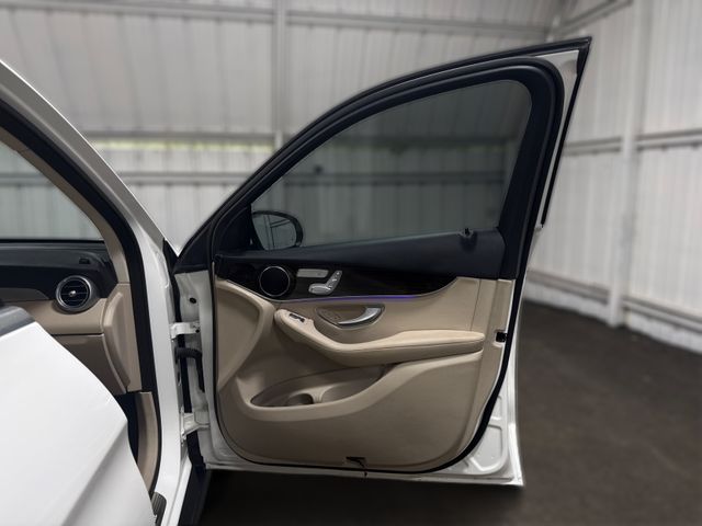 2022 Mercedes-Benz GLC 300 | Houston, TX | Texas Star Motors 2022 Mercedes-Benz GLC 300 | Houston, TX | Texas Star Motors