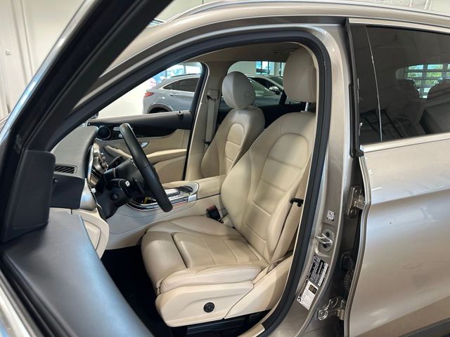 2022 Mercedes-Benz GLC GLC 300 Premium Package | Irving, Texas | Hopper Motorplex 2022 Mercedes-Benz GLC GLC 300 Premium Package | Irving, Texas | Hopper Motorplex
