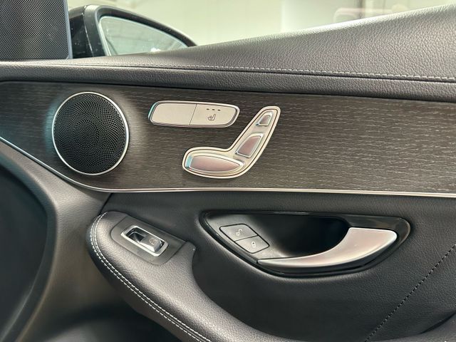 2022 Mercedes-Benz GLC GLC 300 Coupe 4MATIC AMG Line Night Package | Irving, Texas | Hopper Motorplex 2022 Mercedes-Benz GLC GLC 300 Coupe 4MATIC AMG Line Night Package | Irving, Texas | Hopper Motorplex