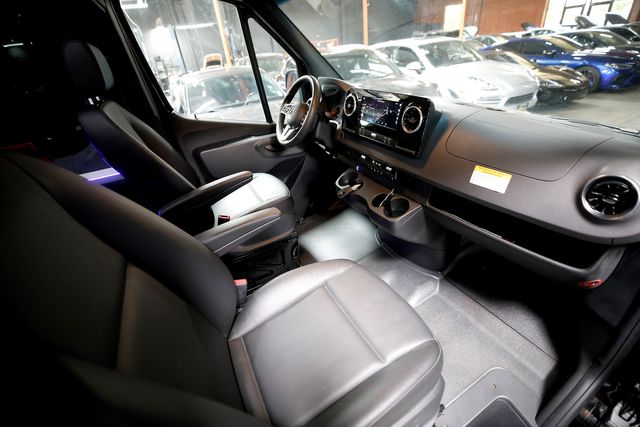 2022 Mercedes-Benz Sprinter 2500 | Burbank, California | MDK International 2022 Mercedes-Benz Sprinter 2500 | Burbank, California | MDK International