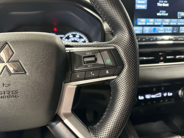 2022 Mitsubishi Outlander SEL | Irving, Texas | Hopper Motorplex