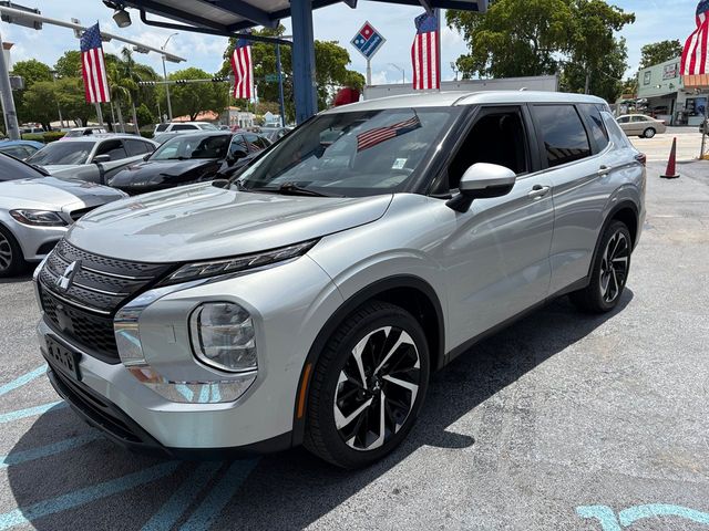2022 Mitsubishi Outlander ES