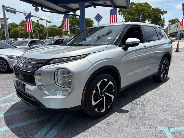 2022 Mitsubishi Outlander ES