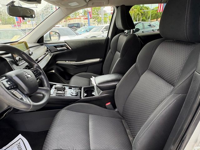 2022 Mitsubishi Outlander ES