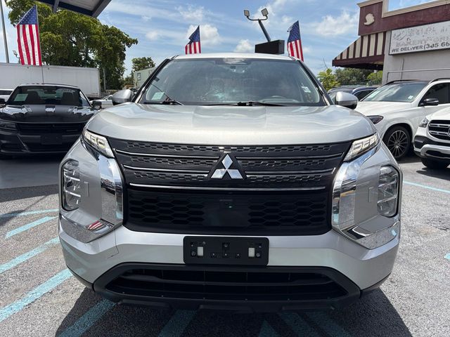 2022 Mitsubishi Outlander ES