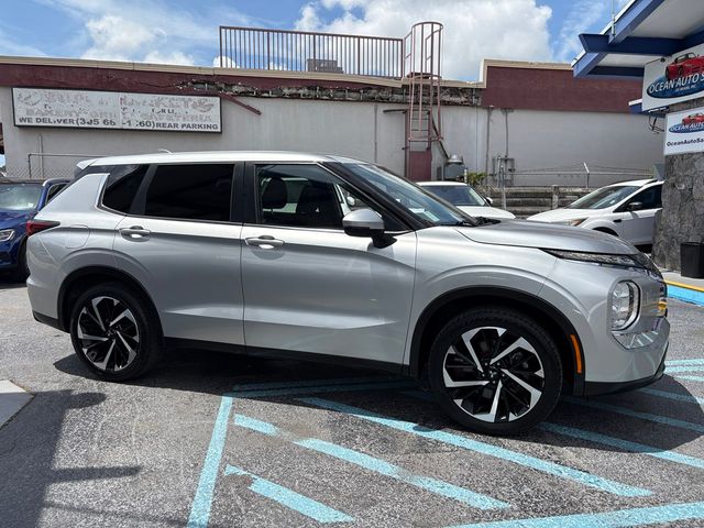 2022 Mitsubishi Outlander ES