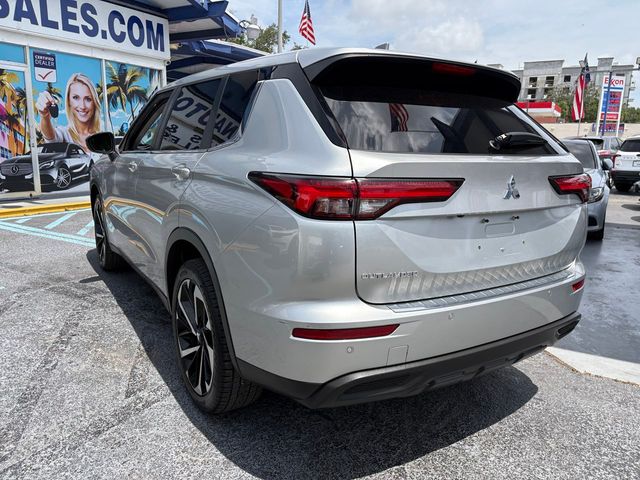 2022 Mitsubishi Outlander ES
