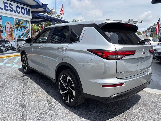 2022 Mitsubishi Outlander ES