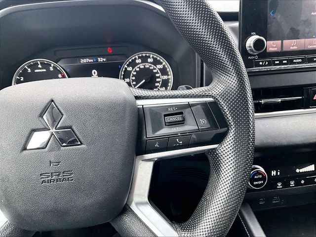 2022 Mitsubishi Outlander ES