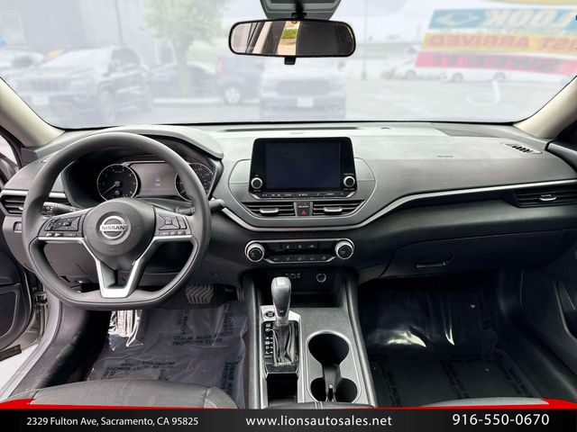 2022 Nissan Altima 2.5 SV