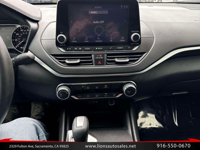 2022 Nissan Altima 2.5 SV