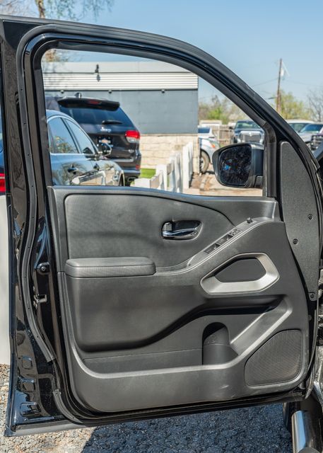 2022 Nissan Frontier SV CREW CAB / 3.8L V6 / LOW MILES / CLEAN CARFAX | Dallas, TX | Rocky Mountain Truck Stop Dallas 2022 Nissan Frontier SV CREW CAB / 3.8L V6 / LOW MILES / CLEAN CARFAX | Dallas, TX | Rocky Mountain Truck Stop Dallas