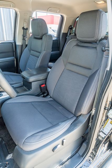 2022 Nissan Frontier SV CREW CAB / 3.8L V6 / LOW MILES / CLEAN CARFAX | Austin, TX | Rocky Mountain Truck Stop Austin 2022 Nissan Frontier SV CREW CAB / 3.8L V6 / LOW MILES / CLEAN CARFAX | Austin, TX | Rocky Mountain Truck Stop Austin