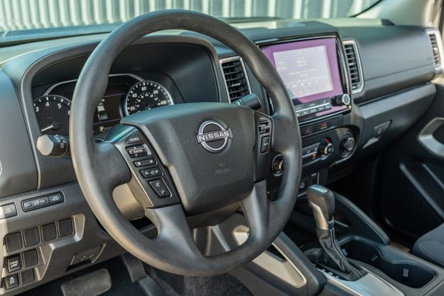 2022 Nissan Frontier SV CREW CAB / 3.8L V6 / LOW MILES / CLEAN CARFAX | Austin, TX | Rocky Mountain Truck Stop Austin 2022 Nissan Frontier SV CREW CAB / 3.8L V6 / LOW MILES / CLEAN CARFAX | Austin, TX | Rocky Mountain Truck Stop Austin