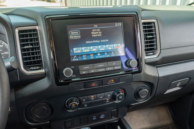 2022 Nissan Frontier SV CREW CAB / 3.8L V6 / LOW MILES / CLEAN CARFAX | Austin, TX | Rocky Mountain Truck Stop Austin 2022 Nissan Frontier SV CREW CAB / 3.8L V6 / LOW MILES / CLEAN CARFAX | Austin, TX | Rocky Mountain Truck Stop Austin