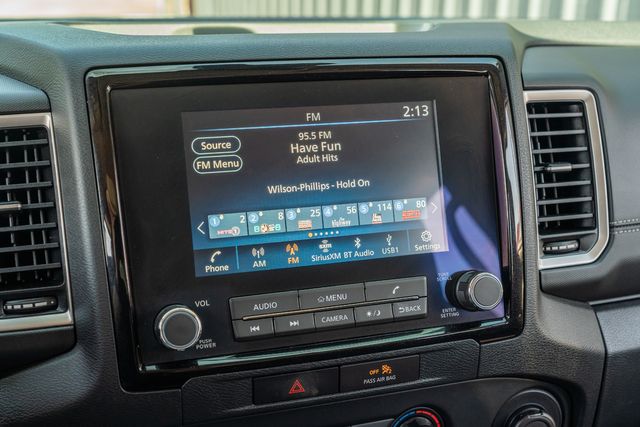 2022 Nissan Frontier SV CREW CAB / 3.8L V6 / LOW MILES / CLEAN CARFAX | Austin, TX | Rocky Mountain Truck Stop Austin