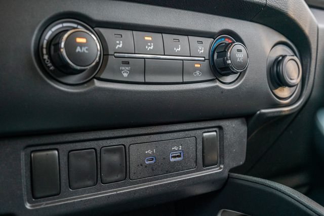 2022 Nissan Frontier SV CREW CAB / 3.8L V6 / LOW MILES / CLEAN CARFAX | Austin, TX | Rocky Mountain Truck Stop Austin